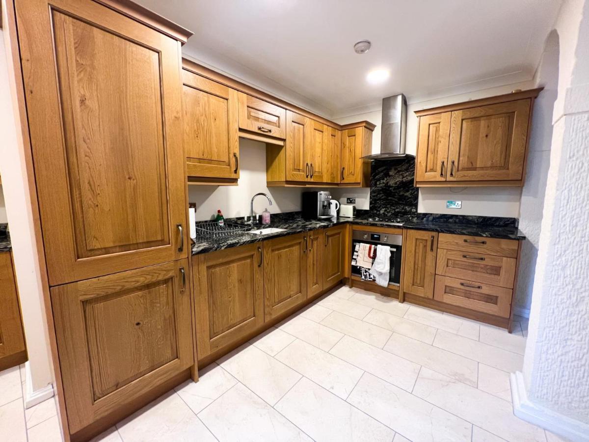 Spacious Flat Sleeps 8 Near Princes Street Единбург Екстер'єр фото
