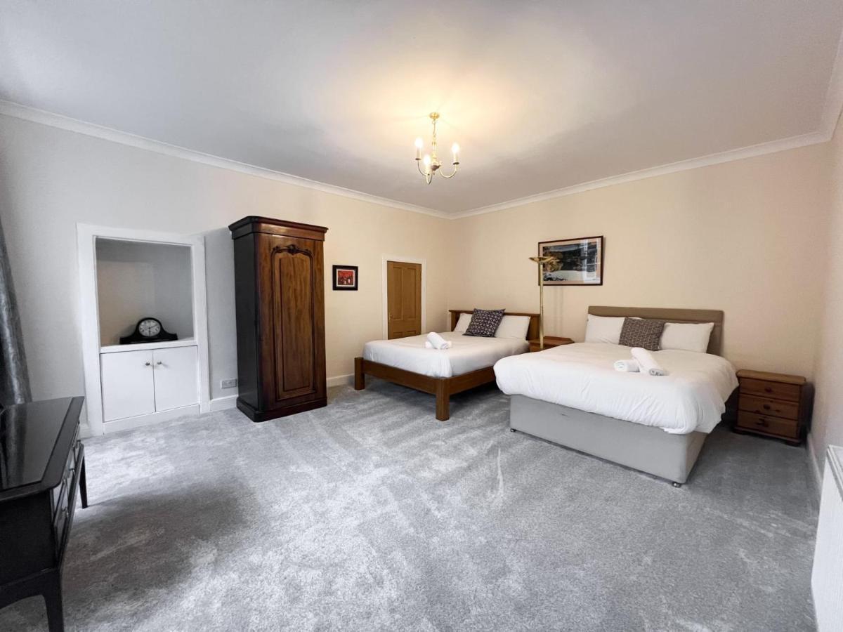 Spacious Flat Sleeps 8 Near Princes Street Единбург Екстер'єр фото