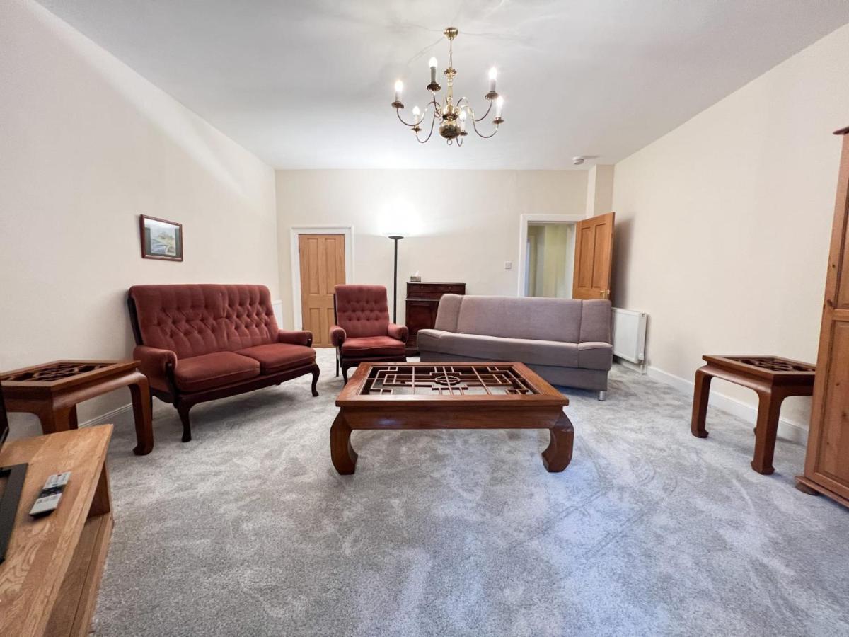 Spacious Flat Sleeps 8 Near Princes Street Единбург Екстер'єр фото