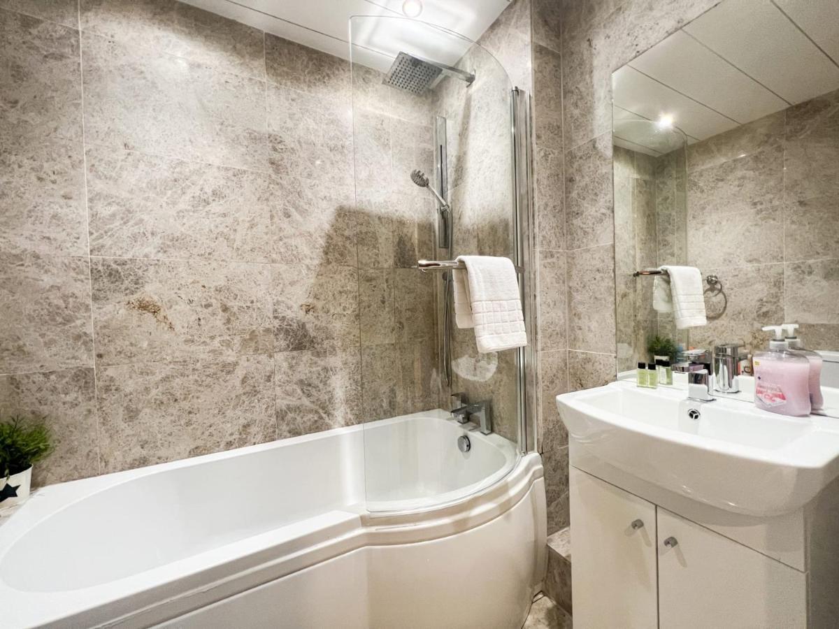 Spacious Flat Sleeps 8 Near Princes Street Единбург Екстер'єр фото