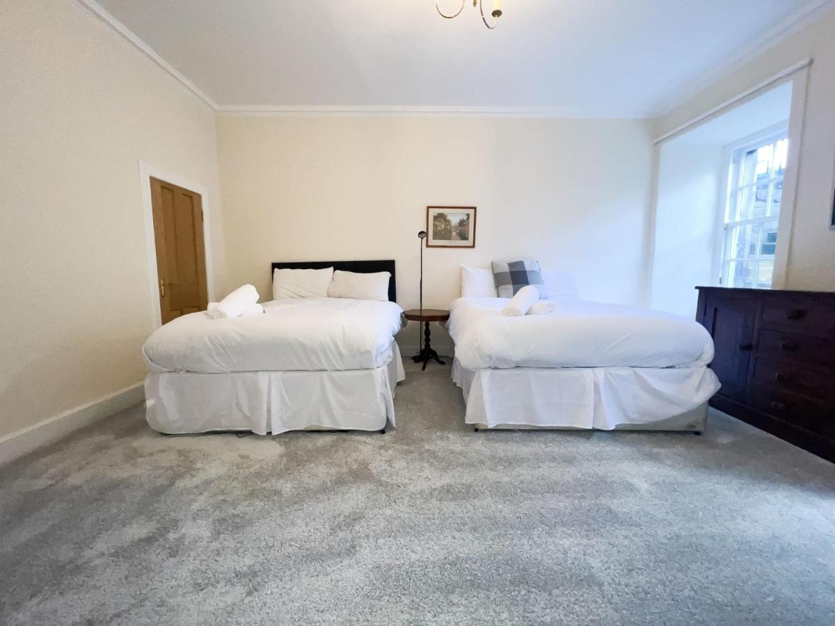 Spacious Flat Sleeps 8 Near Princes Street Единбург Екстер'єр фото